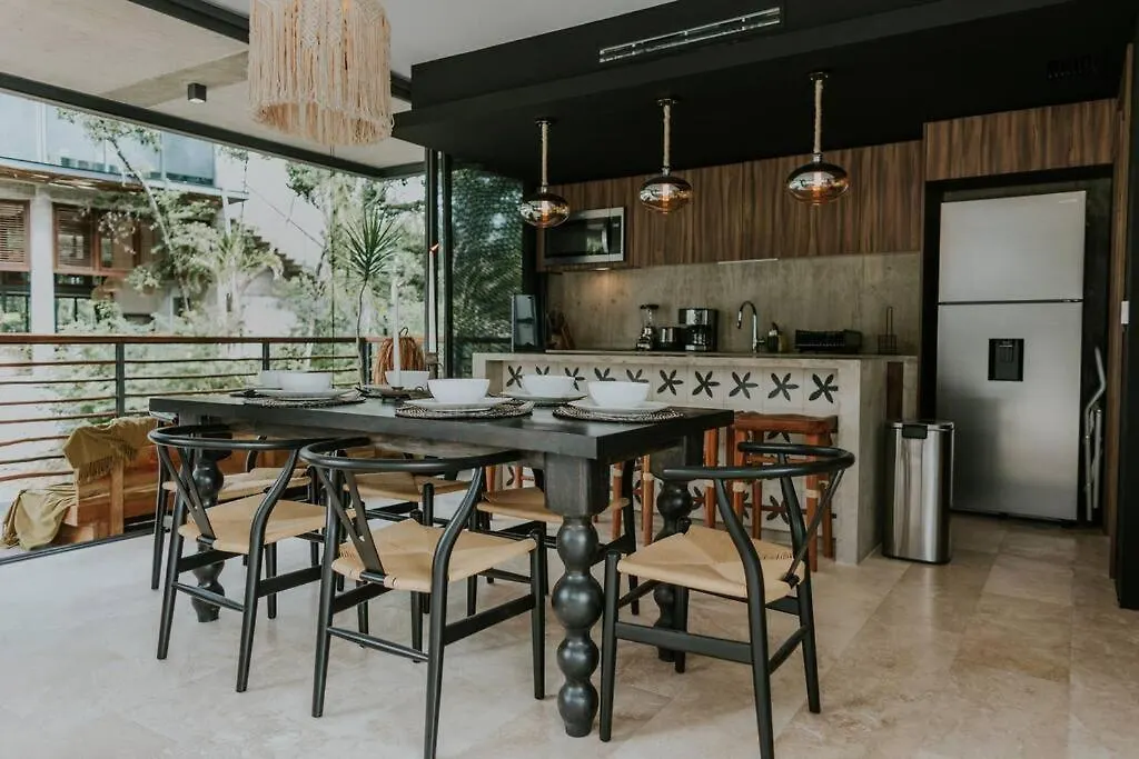 Cenote + Swim-Up + Luxury Condo Tulum Apartmán